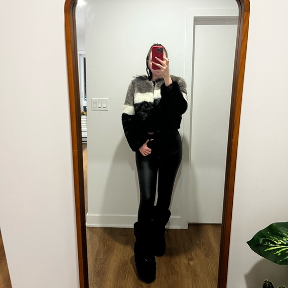 Faux Fur Jacket - Picture 3 of 8